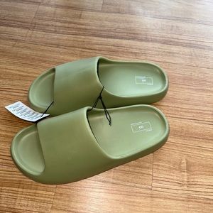 UO EVA Slide Sandal